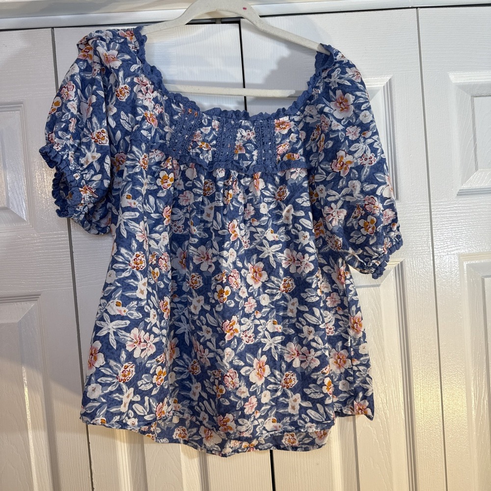 Solitaire Women's‎ Blue White Orange Floral Top Medium Embroidered Collar